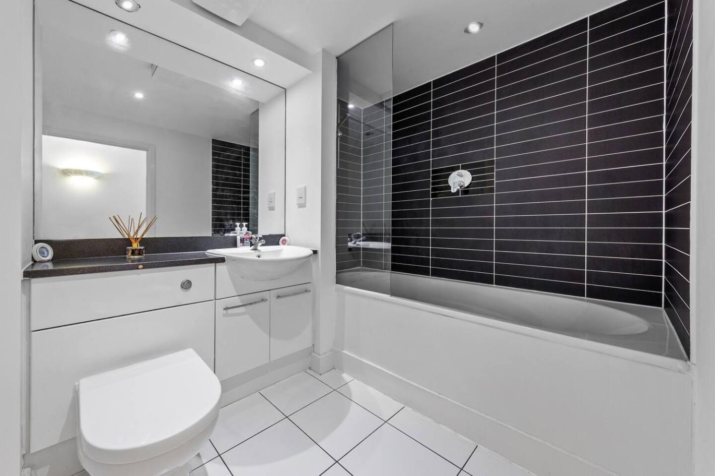 Lovely & Cosy 2 Beds London Skyline View Ngoại thất bức ảnh